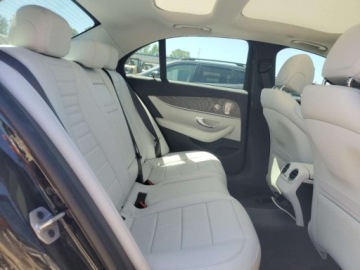 Mercedes Klasa E W214 2023 Mercedes-Benz Klasa E 2023r., 2.0L 2.0 Benzyna 255KM, zdjęcie 8