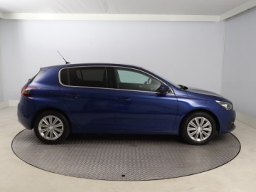 Peugeot 308 II Hatchback Facelifting 1.2 PureTech 130KM 2018 Peugeot 308 1.2 PureTech, Salon Polska, zdjęcie 5