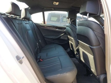 BMW Seria 5 G30-G31 2022 BMW Seria 5 M550xi 2022 4.4l 4.4 Benzyna 523KM, zdjęcie 10