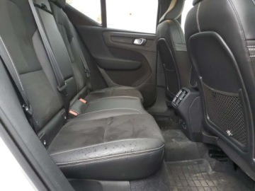 Volvo XC40 2022 Volvo XC 40 T5 R-Design 2022 2.0 Benzyna 248KM, zdjęcie 11