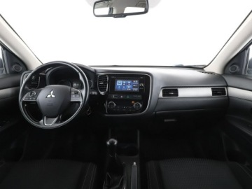 Mitsubishi Outlander III SUV Facelifting 2015 2.0 MIVEC 150KM 2016 Mitsubishi Outlander klima auto kamera kamera, zdjęcie 14