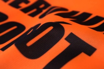 Светоотражающий жилет с указанием размера. С