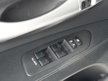 Toyota Auris I 2010 Toyota Auris 1.8 Hybryda/Ksenon/Półskóry/Kamera, zdjęcie 14