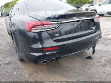 Maserati Quattroporte II 2022 Maserati Quattroporte Modena Q4 2022 3.0 Benzyna 424KM, zdjęcie 3
