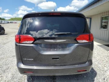Chrysler Voyager V 2020 Chrysler Voyager 2020 r.,3,6 L LXI 3.6 Benzyna 287KM, zdjęcie 4