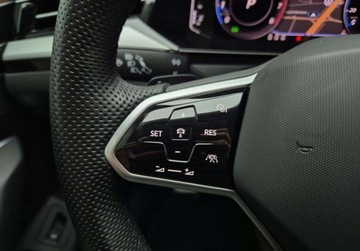 Volkswagen Arteon Fastback Facelifting 2.0 TSI 190KM 2023 Volkswagen Arteon Shooting Brake Elegance 2.0TSI 190KM DSG Kamera Hak Virt, zdjęcie 19