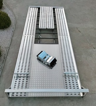 Platforma stal/alu 4,5x2 Najazd do sam. montażu PL