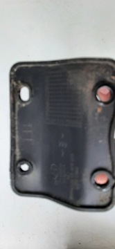 Кронштейн центрального крыла левый правый Hyundai IX35 комплект