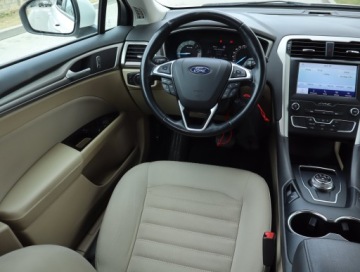 Ford Mondeo V Liftback Facelifting 2.0 EcoBlue 150KM 2020 Ford Mondeo 2.0 EcoBlue, Salon Polska, zdjęcie 6