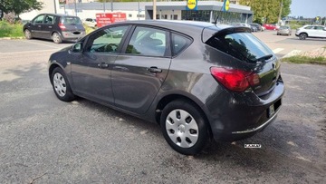 Opel Astra J GTC 1.6 CDTI Ecotec 110KM 2015 Opel Astra Opel Astra 2015 1,6 Cdti Salon Pl Zamiana 1.6 Diesel 110KM, zdjęcie 15