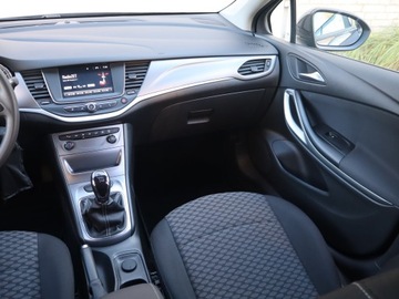 Opel Astra K Hatchback 5d 1.4 Turbo 125KM 2017 Opel Astra 1.4 T, Klima, Tempomat, Parktronic, zdjęcie 7