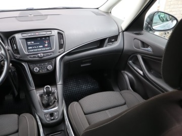 Opel Zafira C Tourer Facelifting 1.4 Turbo 140KM 2018 Opel Zafira 1.4 Turbo, 7 miejsc, Navi, Klima, zdjęcie 7