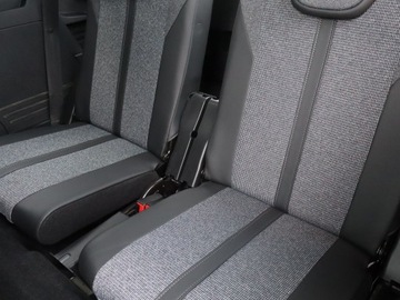 Peugeot 5008 II Crossover 1.2 PureTech 130KM 2018 Peugeot 5008 PureTech 130, Salon Polska, zdjęcie 18