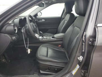 Alfa Romeo Giulia II Sedan Facelifting 2.0 Turbo 280KM 2021 Alfa Romeo Giulia Sport, 2021r., 2.0L 2.0 Benzyna 280KM, zdjęcie 7