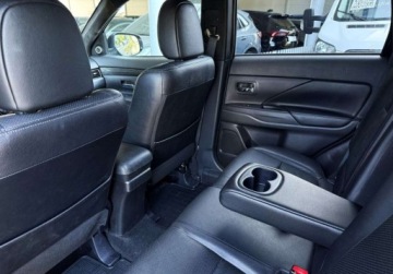 Mitsubishi Outlander III SUV Facelifting 2015 2.0 MIVEC 150KM 2015 Mitsubishi Outlander 2.0 150KM Intense 4WD CVT Salon PL 7-os 2.0 Benzyna, zdjęcie 20