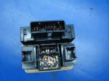 PŘEPÍNAČ REGULACE ZRCÁTKO SUBARU TRIBECA 06R