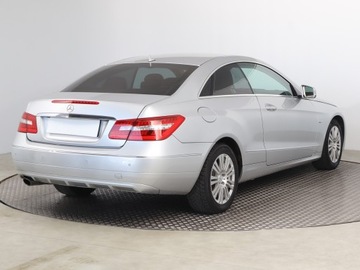 Mercedes Klasa E W212 Coupe 250 CGI BlueEFFICIENCY 204KM 2010 Mercedes E E 250, Automat, Skóra, Xenon, Klima, zdjęcie 4