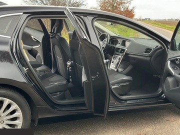 Volvo V40 II Cross Country 2.0 D2 DRIVE-E 120KM 2015 Volvo V40 D2 RDesign 1.6D 120 KM 2015r, zdjęcie 22