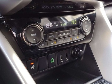 Mitsubishi Eclipse Cross SUV 1.5 T 163KM 2018 Mitsubishi Eclipse Cross 1.5 Benzyna 163KM, zdjęcie 17