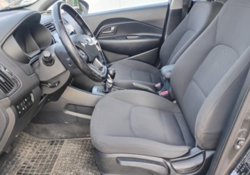 Kia Rio III 2015 Kia Rio 2015r, 1.1 CRDI. Lekko uszkodzony lewy przod. Jezdzi 1.1 Diesel, zdjęcie 6