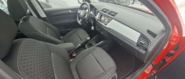 Skoda Fabia III Hatchback 1.2 TSI 90KM 2015 Skoda Fabia Skoda Fabia 1.2 TSI Cool Edition Red amp Grey 1.2 Benzyna, zdjęcie 7