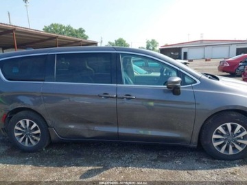 Chrysler Pacifica II 2022 Chrysler Pacifica Hybrid Touring L 2022 3.6l 3.6 Hybryda 260KM, zdjęcie 6