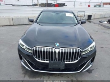 BMW Seria 7 G70 2022 BMW Seria 7 2022r., 4x4, 4.4L 4.4 Benzyna 523KM, zdjęcie 6
