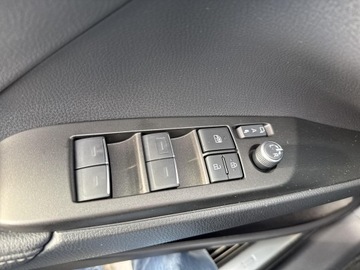 Toyota Camry IX Sedan 2.5 Hybrid Dynamic Force 218KM 2023 Toyota Camry 2.5 Hybrid Prestige CVT 2.5 Hybrid Pr, zdjęcie 21