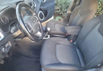 Jeep Renegade SUV 1.6 E-TorQ 110KM 2017 Jeep Renegade 1.6 Benzyna 110KM, zdjęcie 4