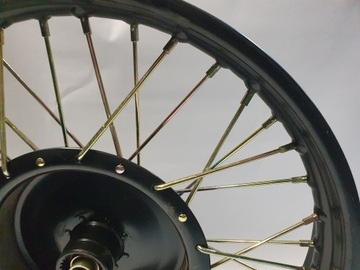 M-72 Circle Half-Edle Hub Rafka Black, спицы желтых оцинкованных спиц