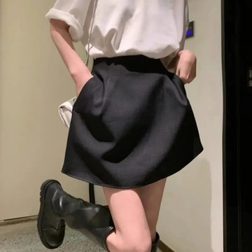 Spódnica Lucyever czarno-biała bufiasta krótkie spódniczki damska dopasow