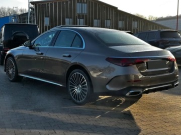 Mercedes Klasa E W214 Sedan 2.0 220d 197KM 2026 E Klasa 220 d 4-Matic AMG 2.0 (197KM) 2026, zdjęcie 2
