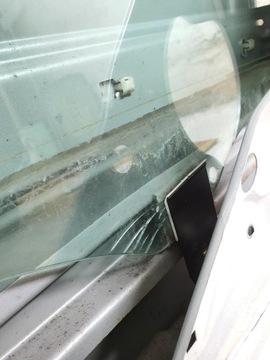 DVEŘE LEVÝ ZADNÍ 744 MERCEDES W220