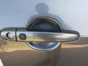 KLIKA DVEŘE PŘEDNÍ KEYLESS TOYOTA RAV4 III FACELIFT