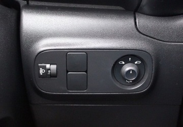 Citroen C3 III Hatchback Facelifting 1.2 PureTech 110KM 2023 Citroen C3 1.2 110KM MAX Kamera cofania MirrirScreen SalonPL SerwisASO FVm, zdjęcie 28