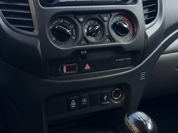 Mitsubishi L200 V Club Cab 2.4 154KM 2019 Mitsubishi L200 2.4 d DC Invite EU6 / Wyciągarka /, zdjęcie 24