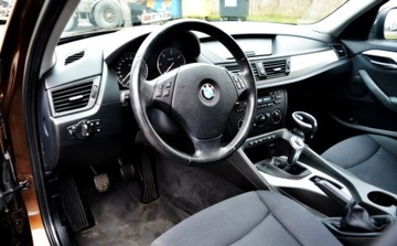 BMW X1 E84 Crossover sDrive18d 143KM 2010 BMW X1 Bezwypadkowy Podgrzewane fotele, Czujniki parkowania przod tyl, zdjęcie 19