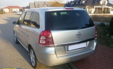 Opel Zafira B 1.9 CDTI ECOTEC 120KM 2009 Opel Zafira Opel Zafira B 1.9CDTI,120KM, Automat 1.9 Diesel 120KM, zdjęcie 3