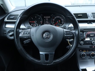 Volkswagen Passat B7 Variant 2.0 TDI CR DPF BlueMotion 140KM 2013 VW Passat 2.0 TDI, DSG, Navi, Xenon, Bi-Xenon, zdjęcie 20