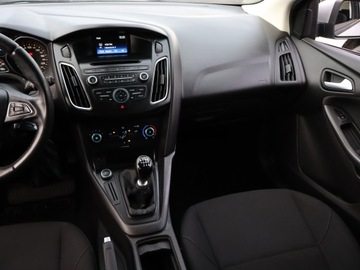 Ford Focus III Kombi Facelifting 1.6 TDCi 95KM 2015 Ford Focus 1.6 TDCi, Salon Polska, Serwis ASO, zdjęcie 7