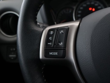 Toyota Yaris III Hatchback 5d Facelifting 1.33 Dual VVT-i 99KM 2015 Toyota Yaris 1.33 Dual VVT-i, Klima, zdjęcie 14