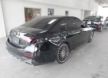 Mercedes Klasa C W206 Limuzyna 2.0 300 258KM 2023 Mercedes-Benz Klasa C 2023r., C 300 Sedan, 2L, od ubezpieczalni 2.0 Benzyna, zdjęcie 4