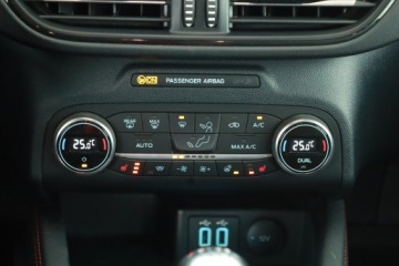 Ford Kuga III SUV 1.5 EcoBoost 150KM 2021 Ford Kuga 1.5 EcoBoost, Salon Polska, Serwis ASO, zdjęcie 10