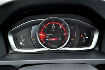 Volvo V60 I Kombi Facelifting 2.0 D2 DRIVE-E 120KM 2018 Volvo V60 2.0 D2 120KM Navi Led Climatronic Pdc, zdjęcie 17