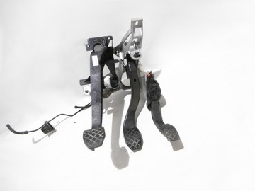 AUDI A6 C6 PEDAŁY MANUAL KOMPLET 4F1723117E