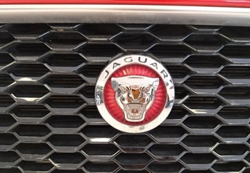 Jaguar E-Pace SUV 2.0 i4P 200KM 2018 Jaguar E-Pace P200 2.0 benzyna, niski przebieg, 4x4 2.0 Benzyna 200KM, zdjęcie 4