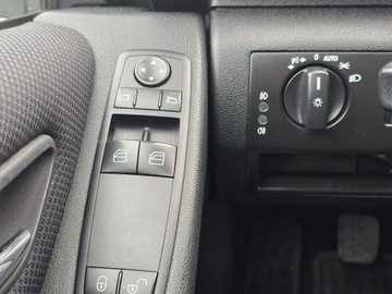 Mercedes Klasa A W169 Limuzyna 2.0 180 CDI 109KM 2011 Mercedes A 180 2.0CDi 109KM 2011 Klimatyzacja, zdjęcie 14