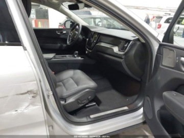 Volvo XC60 II 2025 Volvo XC 60 B5 Plus 2025 2.0 Benzyna 247KM, zdjęcie 9