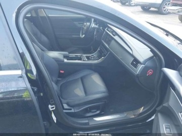 Jaguar XF II 2018 Jaguar XF 25T Premium 2018 2.0l 2.0 Benzyna 247KM, zdjęcie 9