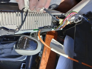 Активный адаптер для подключения усилителя Most Mercedes.